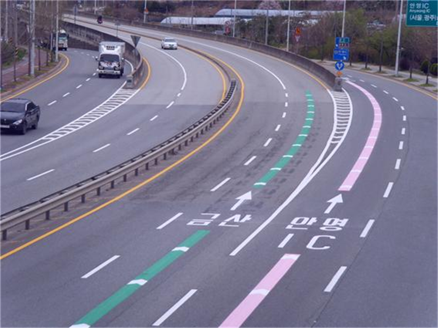 0525_노면색깔유도선_대전사례.png