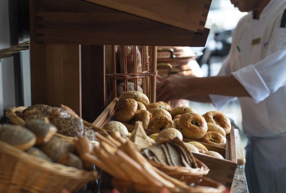 야나트립_두바이호텔_주메이라레스토랑_문도 (3).png