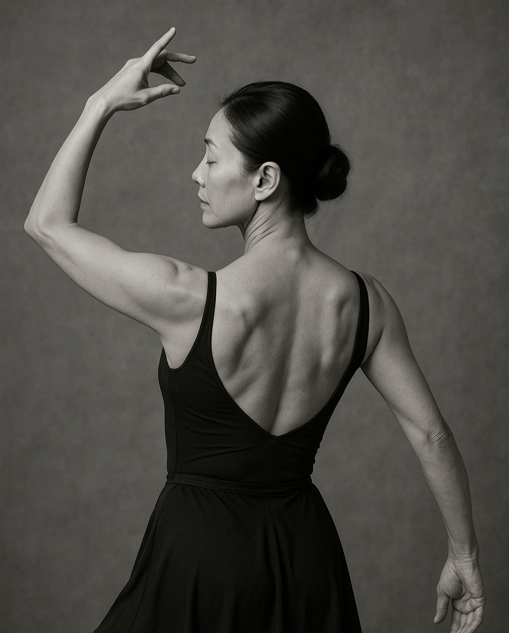 20250608_1819_성숙한 여성 무용수_simple_compose_01jx7dapdpe50tdcwhg1krfezh.png