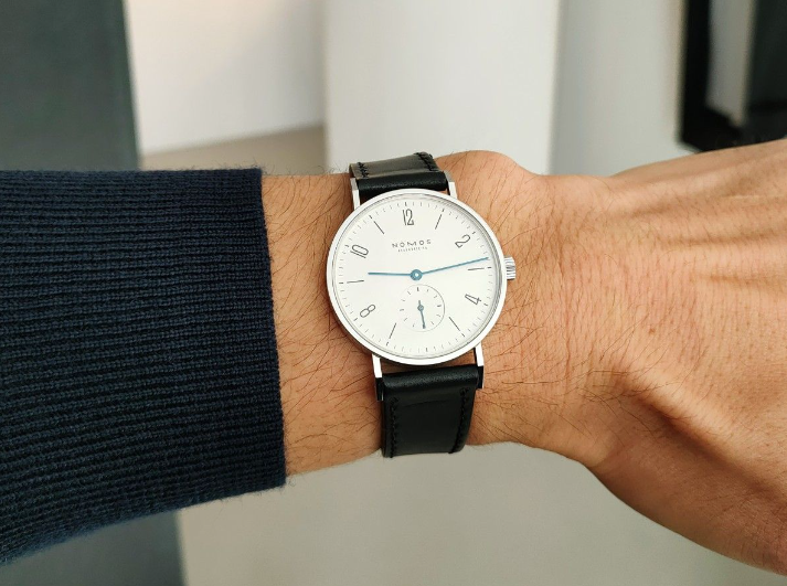 노모스 탕겐테.png