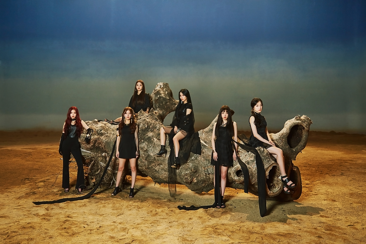 (G)I-DLE_Hann_group_promo_photo.png