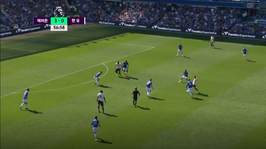 래쉬 이해 안되는 위치선정.png