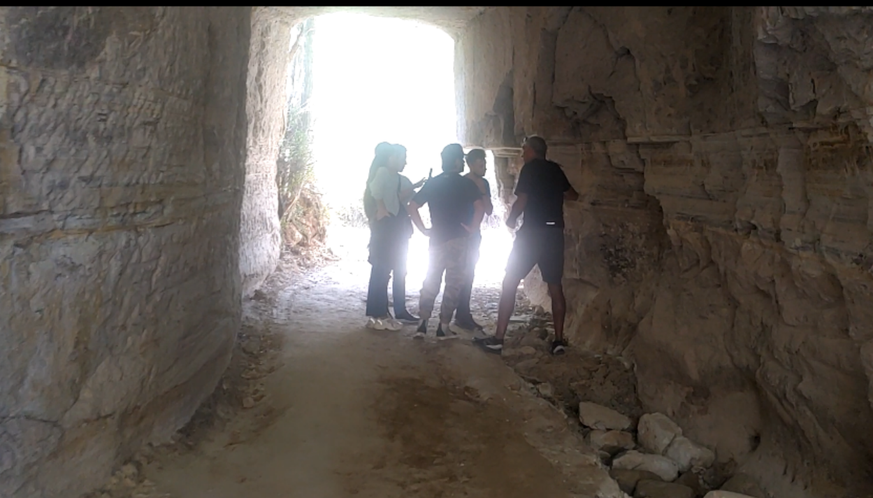 사막의 달 여행자-전체 사진-37986629528.png