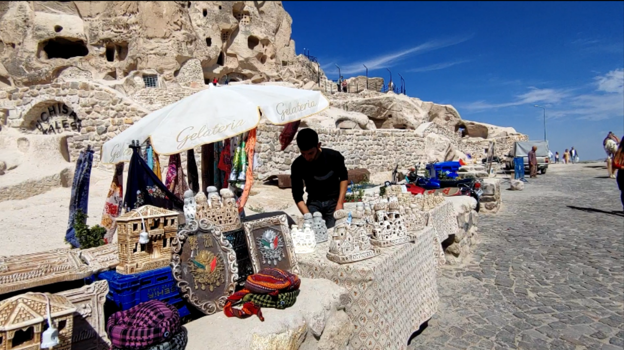 사막의 달 여행자-전체 사진-37986896947.png