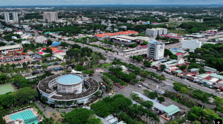 푸미 도심 전경.png