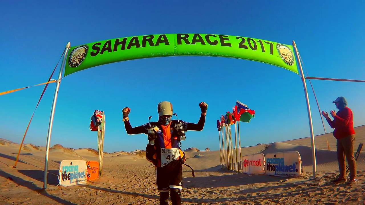 사막마라톤 경기 사진 (1).png