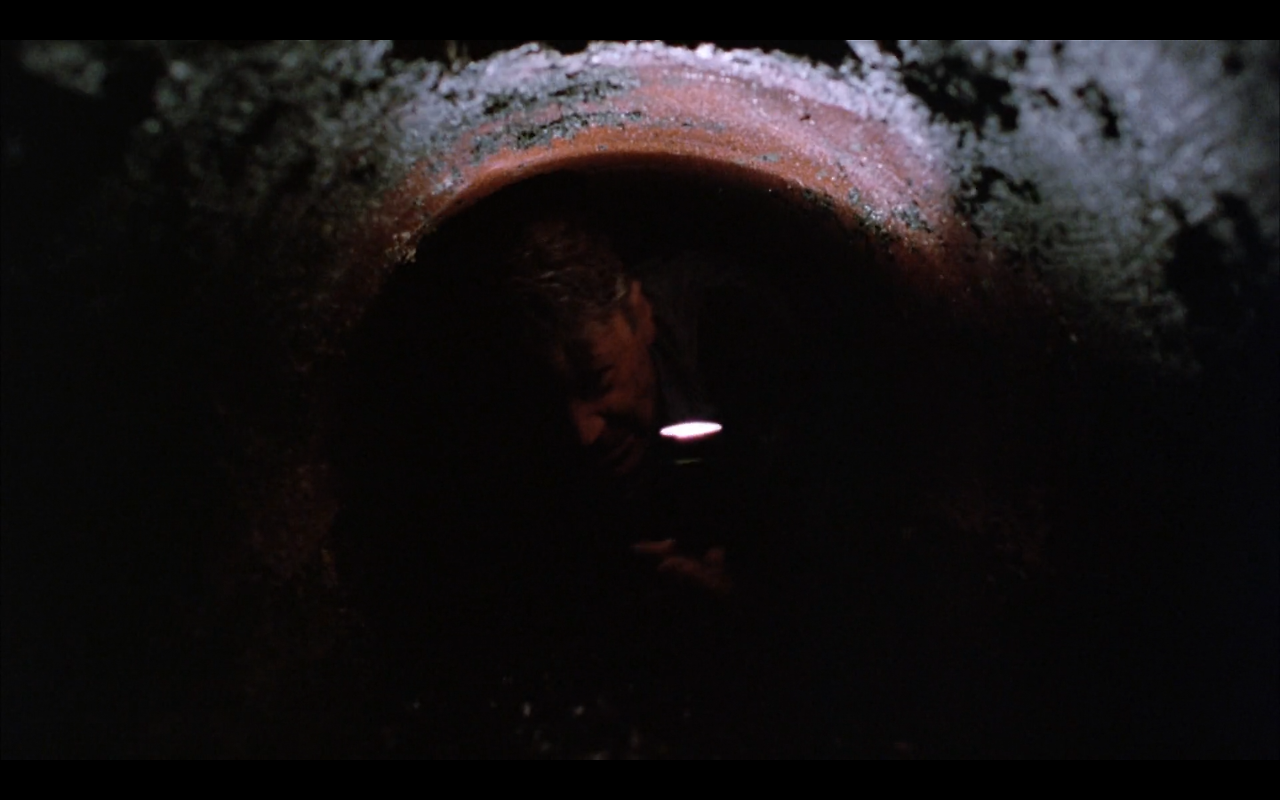 쇼생크 하수관.png