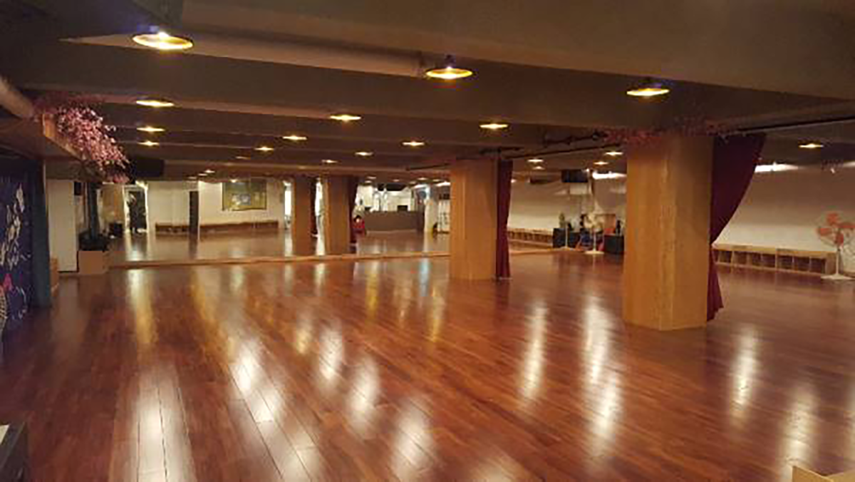 부산 243 댄스연습실high.png