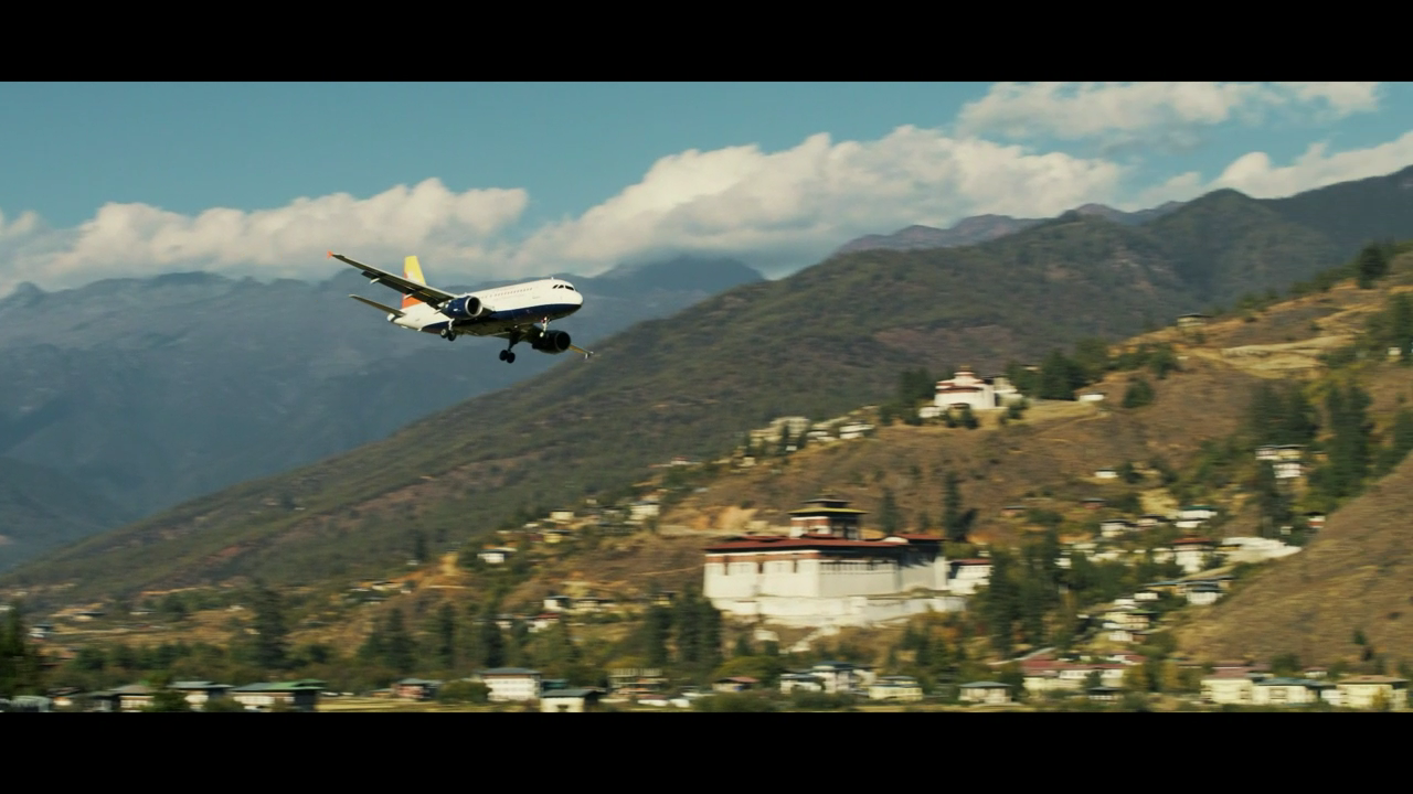 총을 든 스님_Texted_ST_2025.02.05_3m.mp4_000984640.png