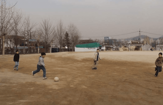 운동장 축구.png