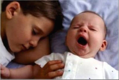 안 자는 아기.png