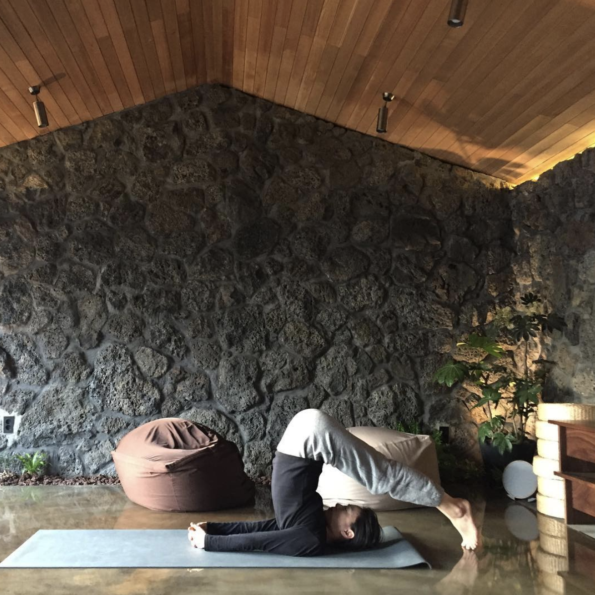 브리드인제주 숙박과 아침요가.png