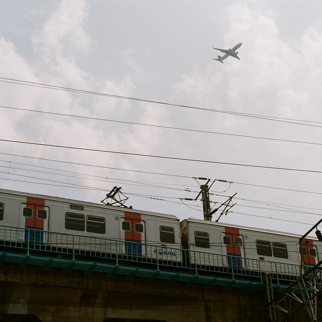 055 비행기지하철.png