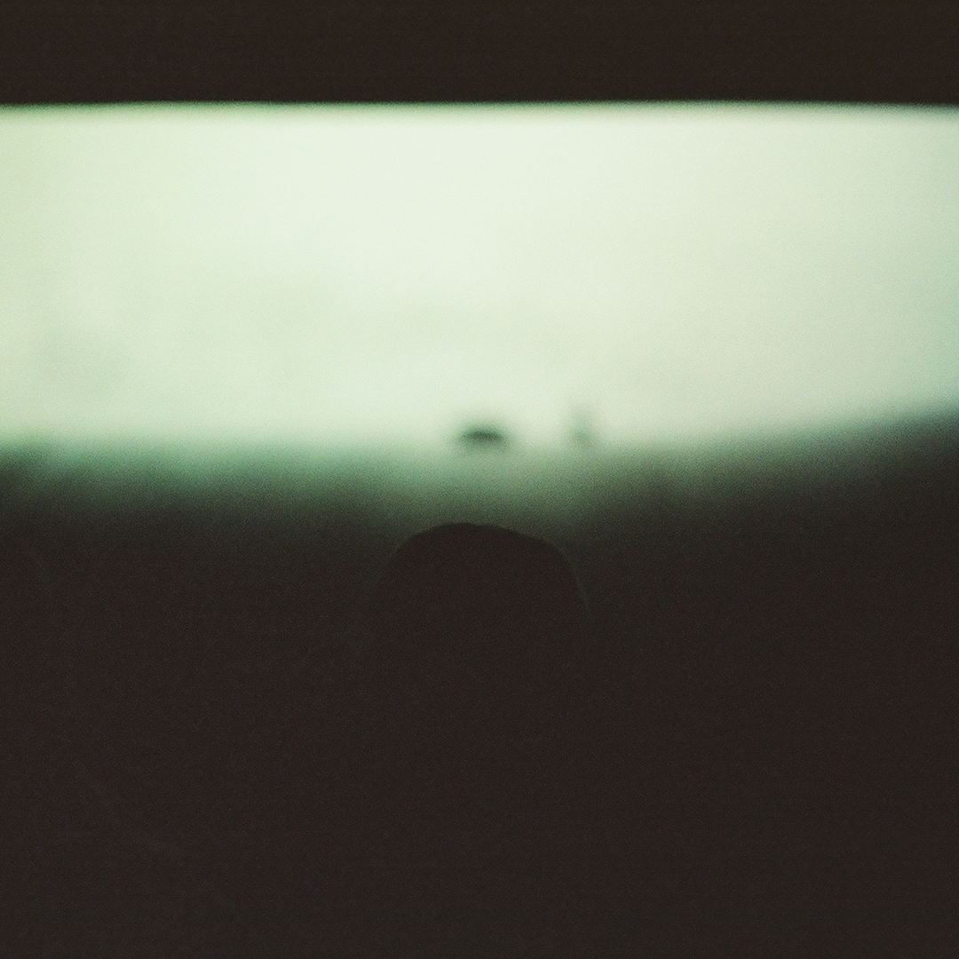 223 보고있는것.png