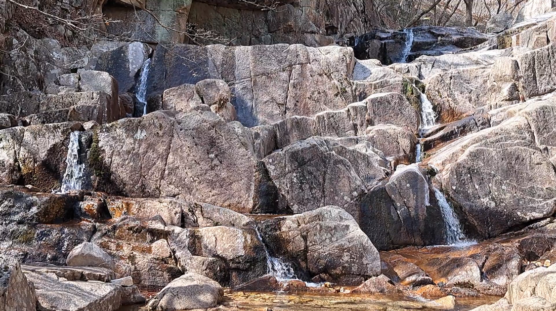 용어촌계곡 폭포.png