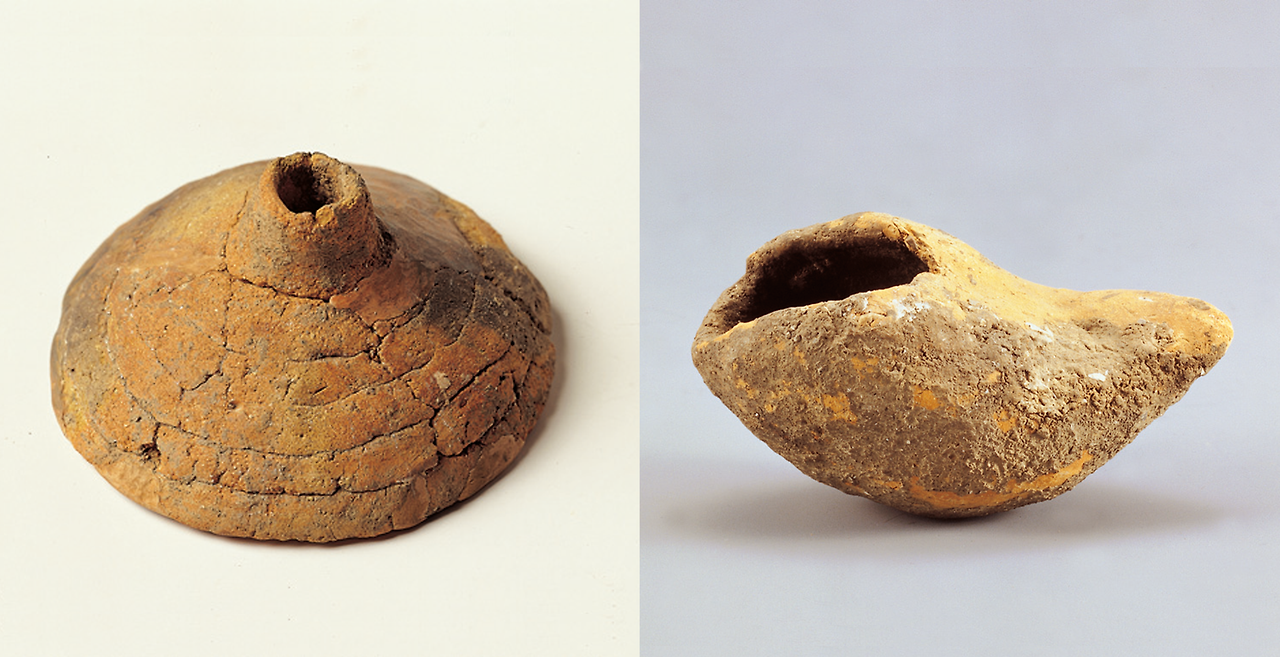 누두형토기와 우각형토기.png