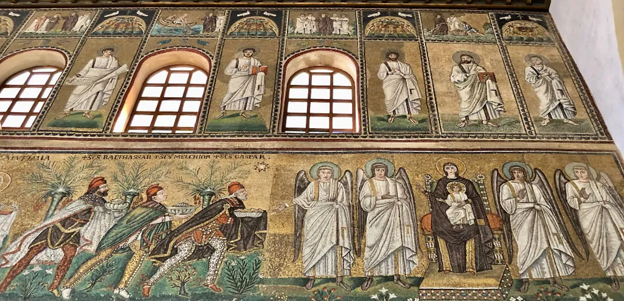 산 아폴리나래 누오보의 모자이크 작품_520년 경.png