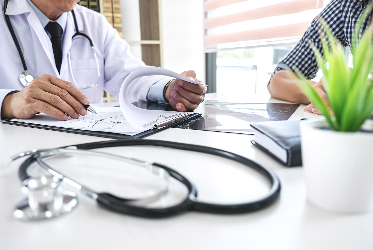 3청진기 진료.png