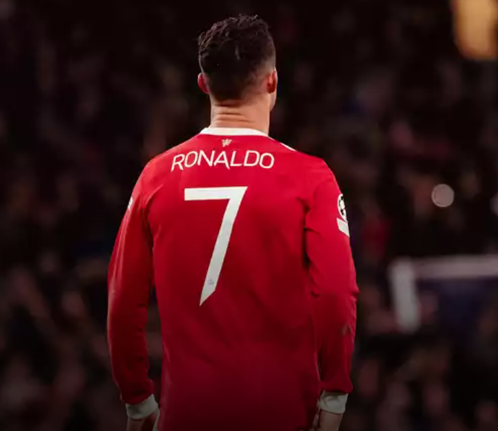 14. 호날두 사진.png