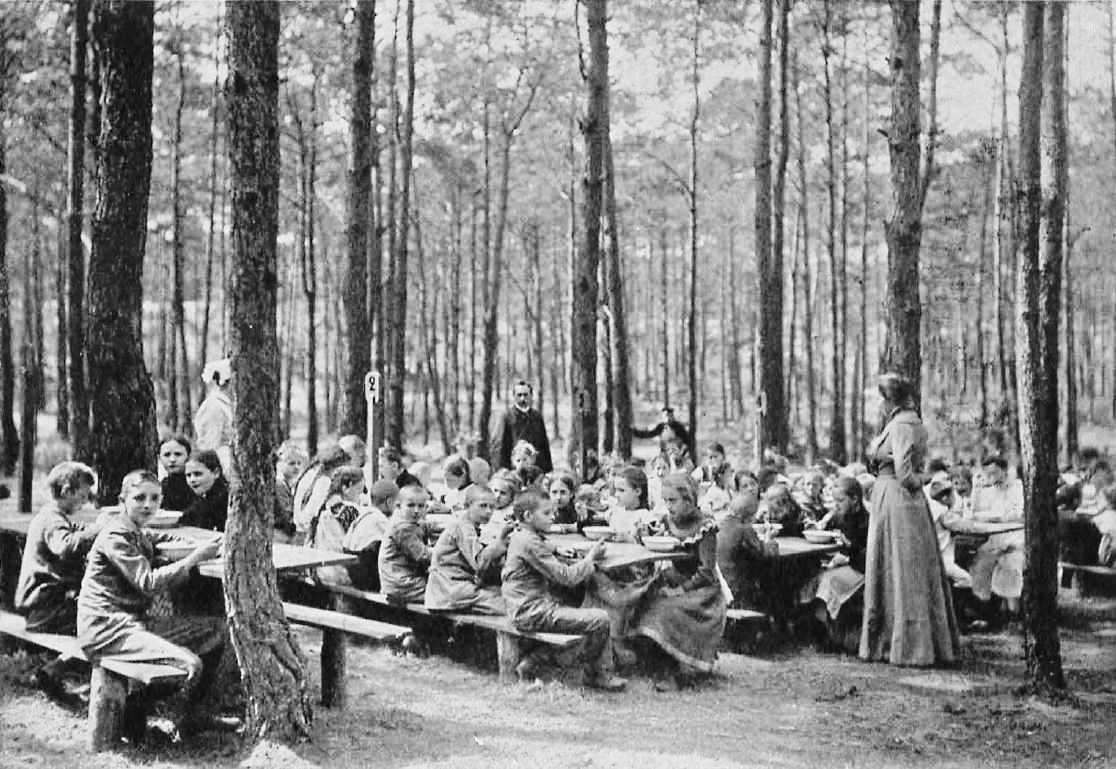 Charlottenburg_waldschule_fuer_kraenkliche_kinder_1904-2.png