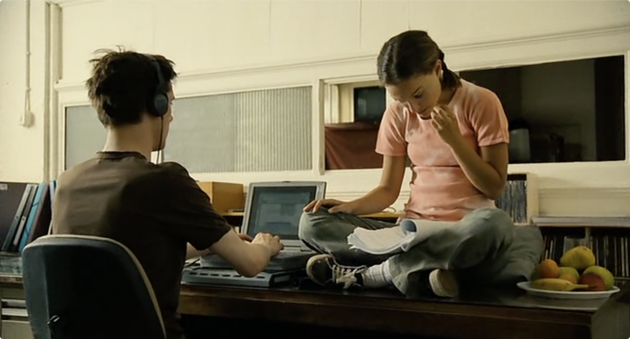 사랑해, 파리 (Paris, Je T'Aime, 2006).XviD.AC3-WAF.avi - 01.34.06.636.png