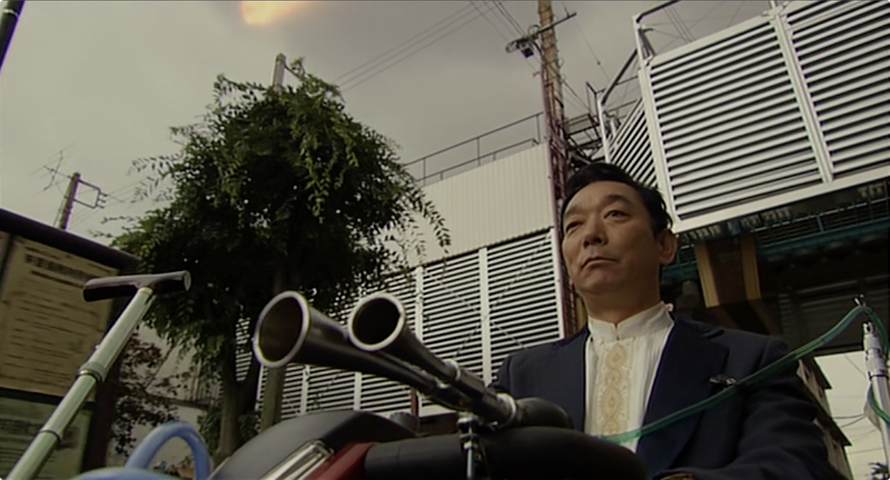 피쉬 스토리.Fish.Story.2009.DVDRip.x264.AC3-Zoo.mkv - 00.01.51.194.png