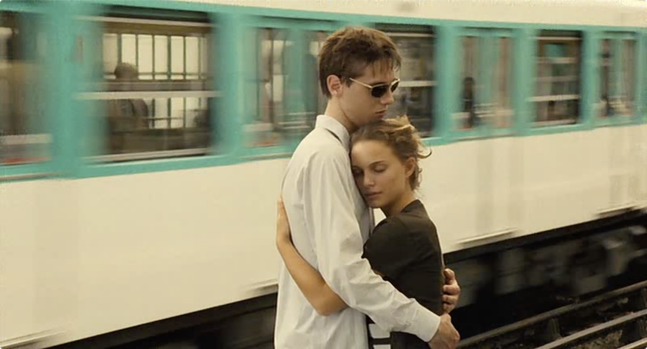 사랑해, 파리 (Paris, Je T'Aime, 2006).XviD.AC3-WAF.avi - 01.33.34.104.png