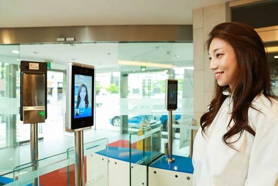 2_1_ADT캡스 워크스루형 출입솔루션.png