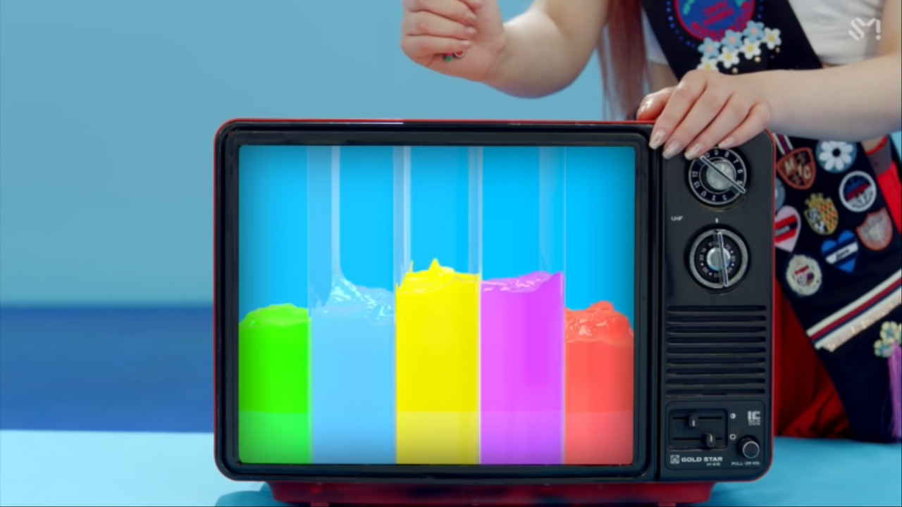 Red Velvet 레드벨벳 'Power Up' MV 0000161630ms.png