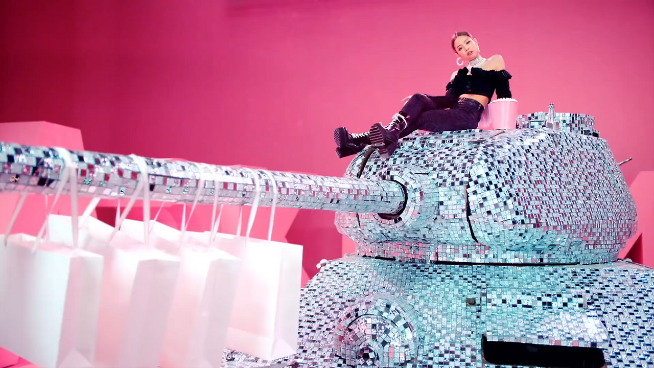 BLACKPINK - ‘뚜두뚜두 (DDU-DU DDU-DU)’ M_V 0000100600ms.png