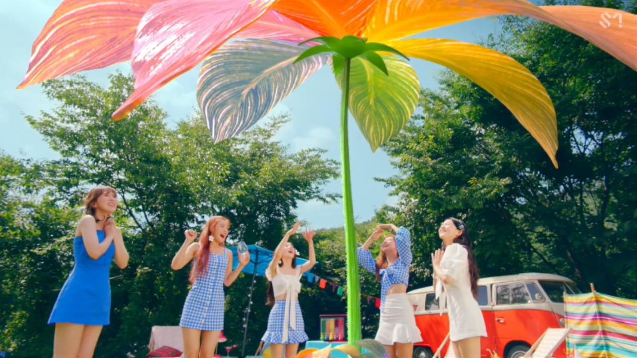 Red Velvet 레드벨벳 'Power Up' MV 0000180430ms.png