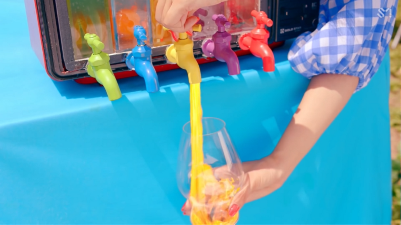 Red Velvet 레드벨벳 'Power Up' MV 0000165330ms.png