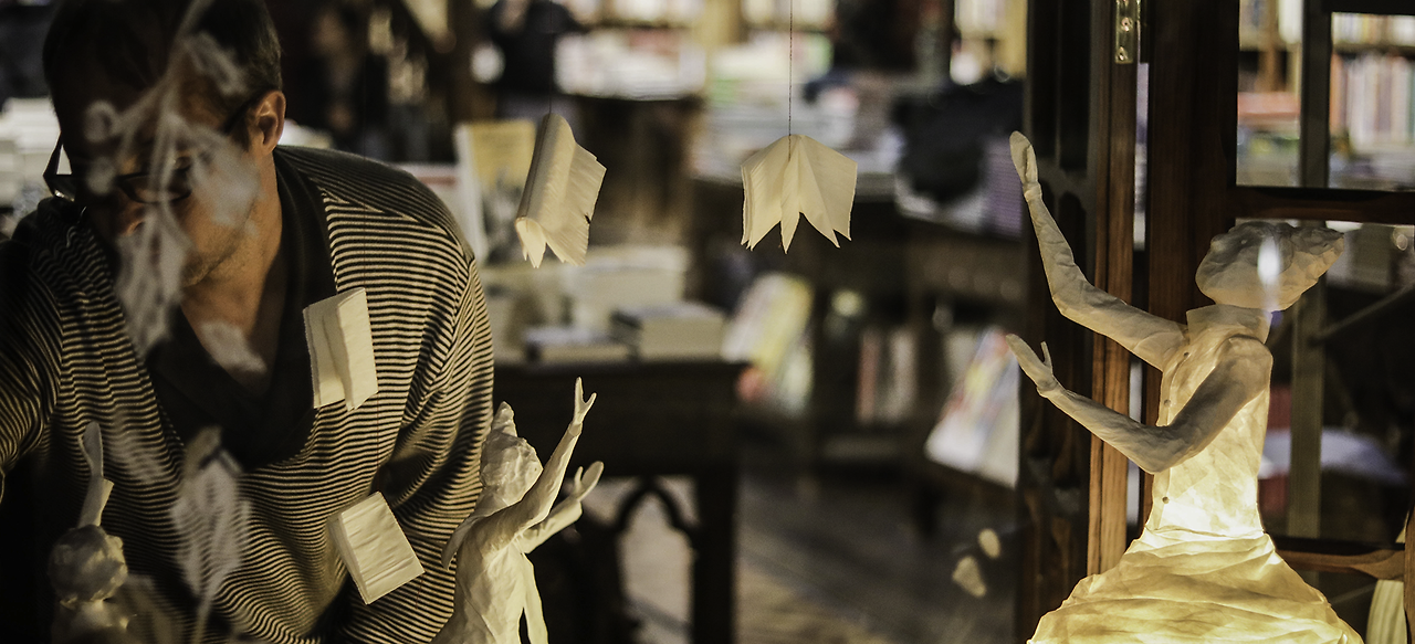 14 새로운 시도로 문학을 꽃피웠던, 사람을 환대하고 아낌없이 애정을 보냈던 서점 livrarialello.pt.png