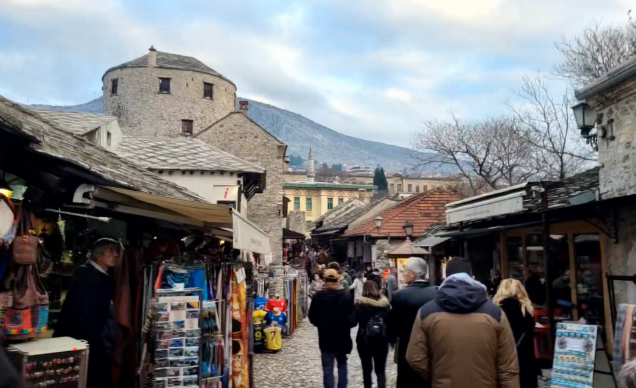 모-빼곡한 가게.png