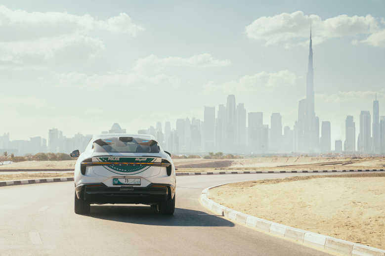 3. [사진자료] 로터스 엘레트라 R 뒷모습_두바이 경찰청의 새로운 하이퍼카 로터스자동차 엘레트라 R 지원 시작.png