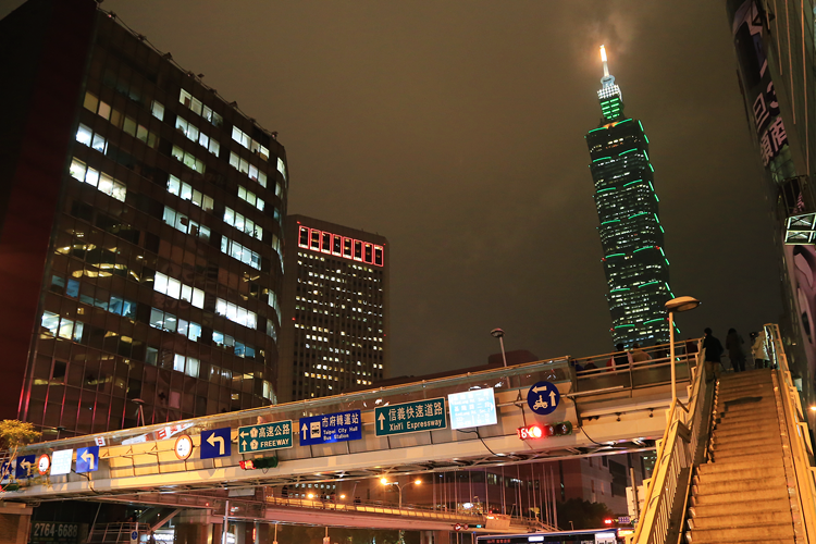 2.타이베이(101타워야경)resize.png