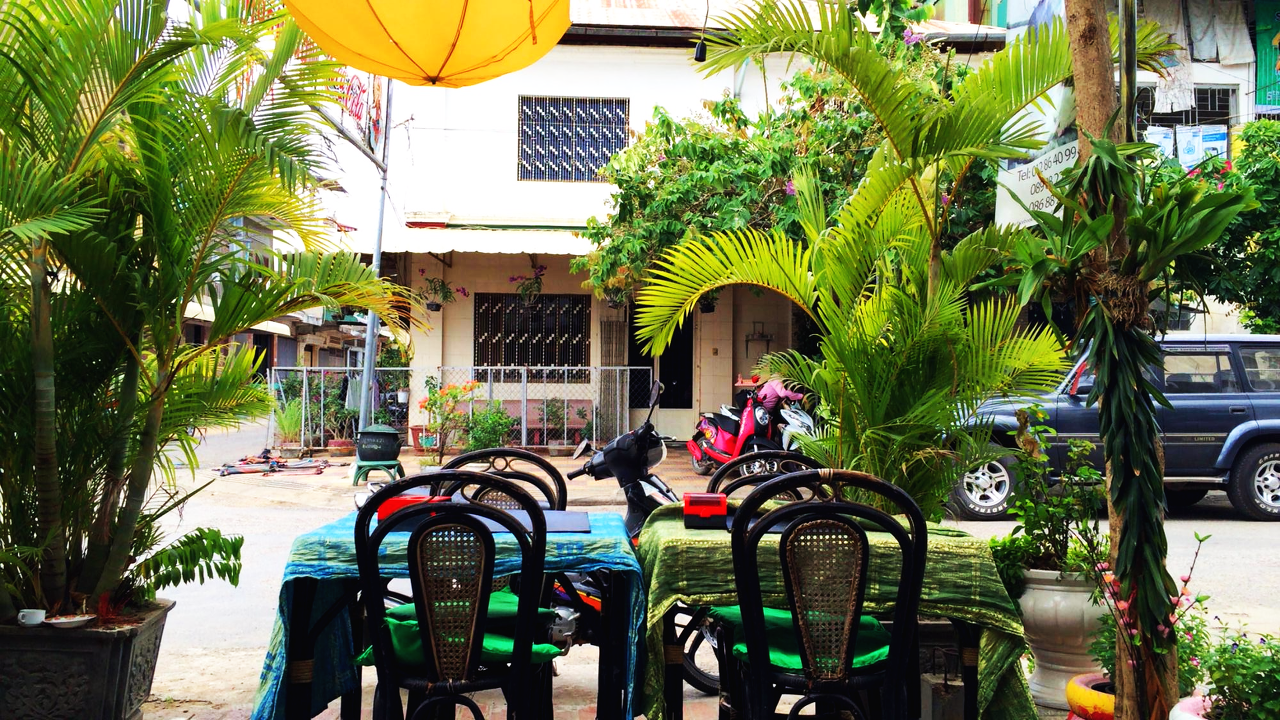 20150705_battambang_smokin pot_06.png