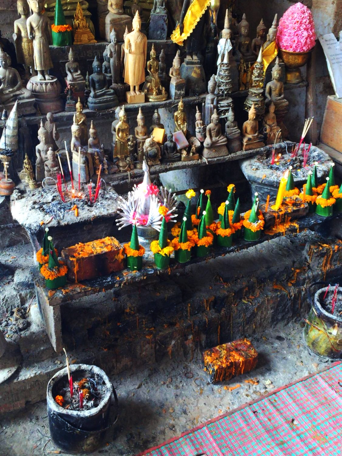 20150722_luang prabang_mekong_budda cave_budda_18.png