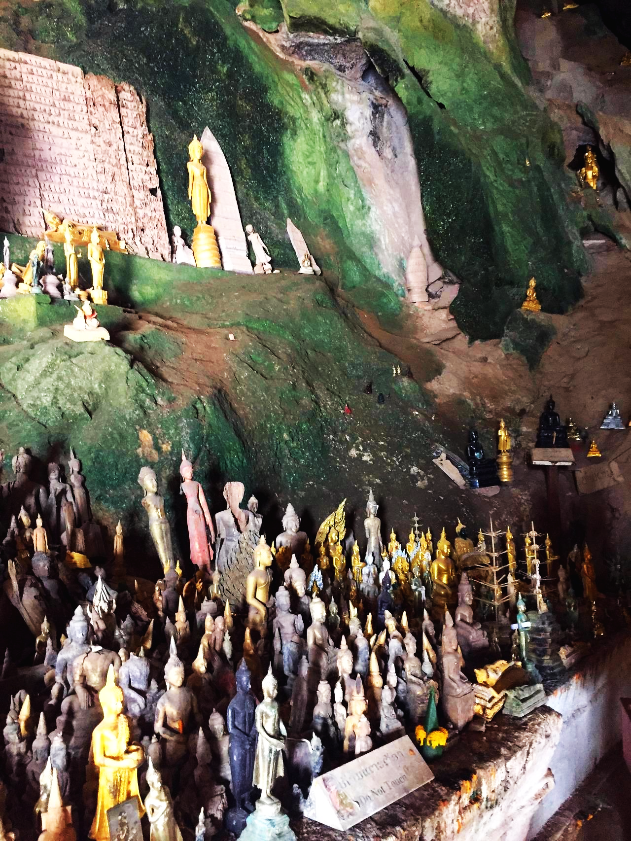 20150722_luang prabang_mekong_budda cave_budda_20.png