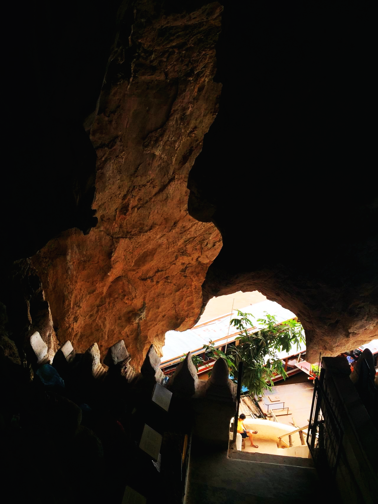 20150722_luang prabang_mekong_budda cave_20.png