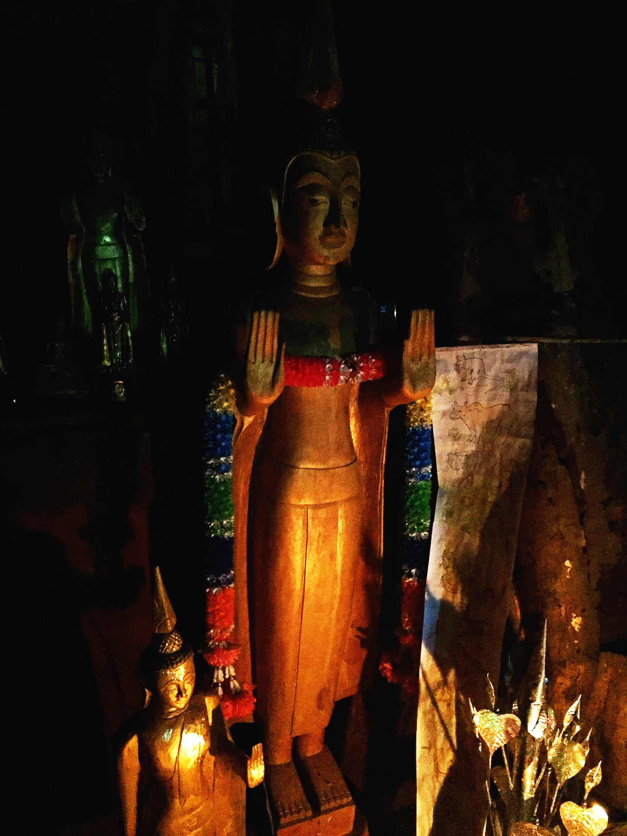 20150722_luang prabang_mekong_budda cave_budda_07.png