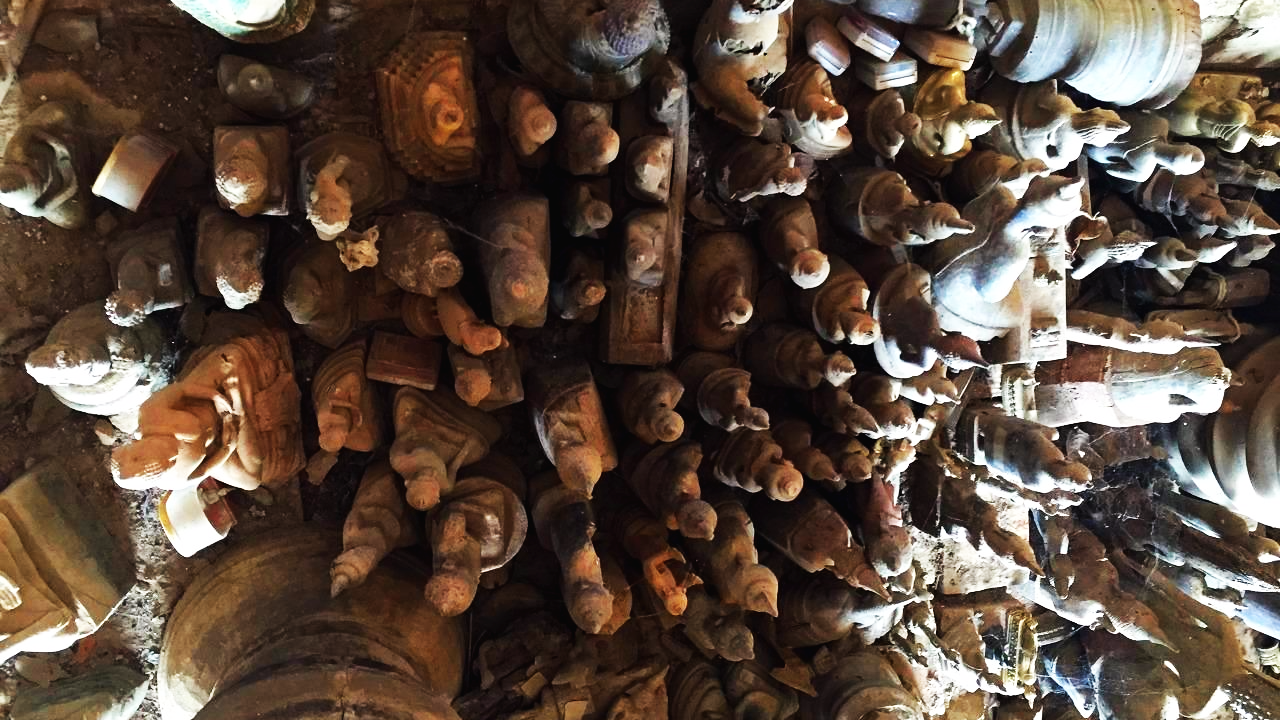 20150722_luang prabang_mekong_budda cave_budda_22.png