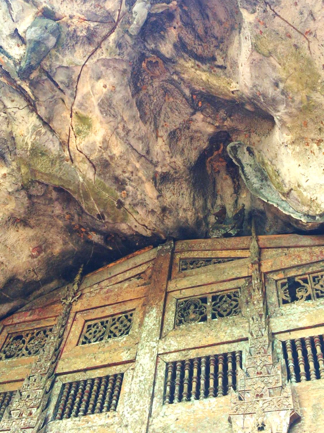 20150722_luang prabang_mekong_budda cave_15.png