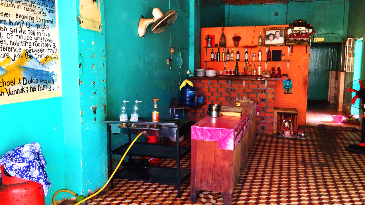 20150705_battambang_smokin pot_03.png