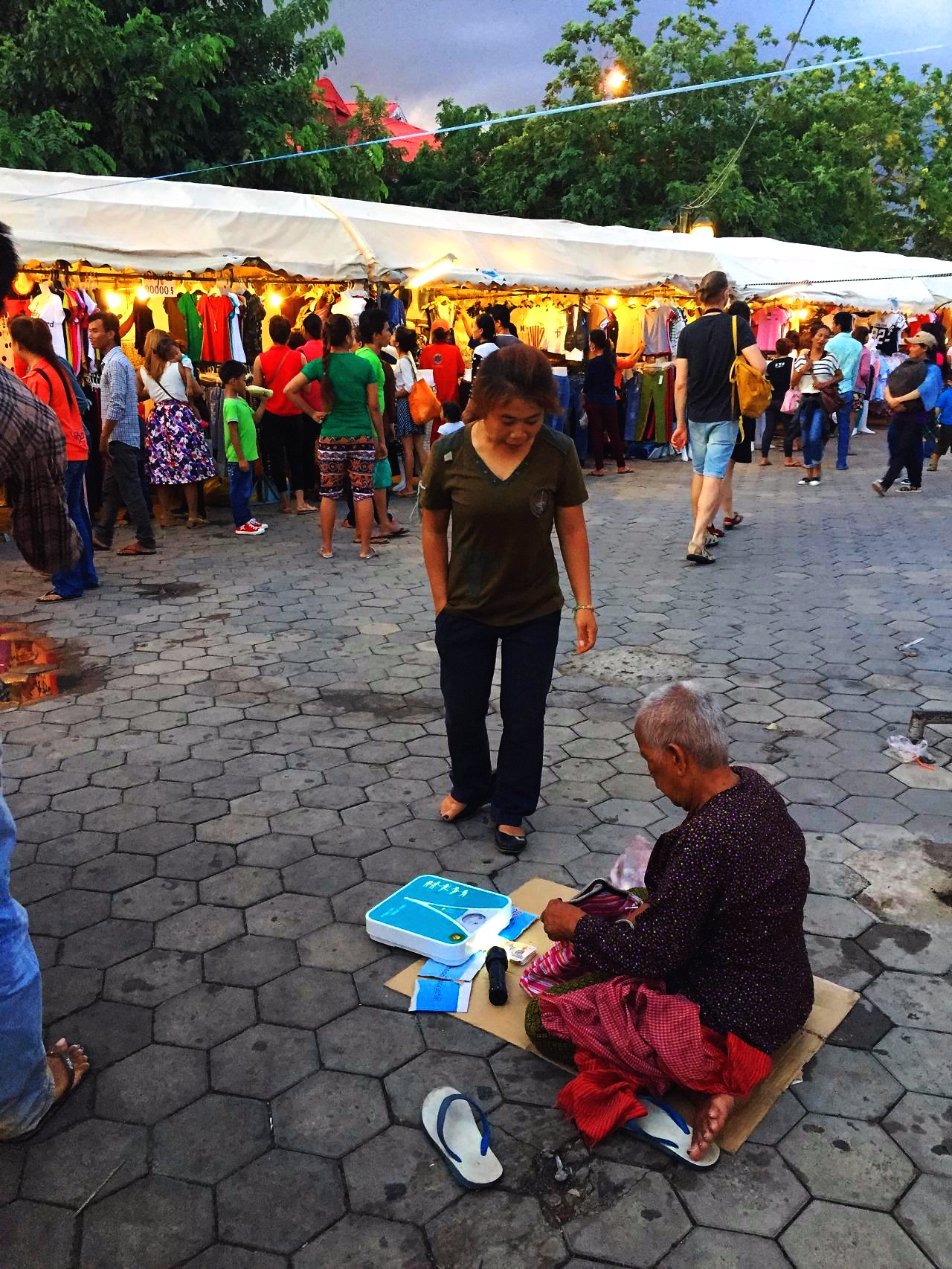 20150704_pnompenh_market_06.png