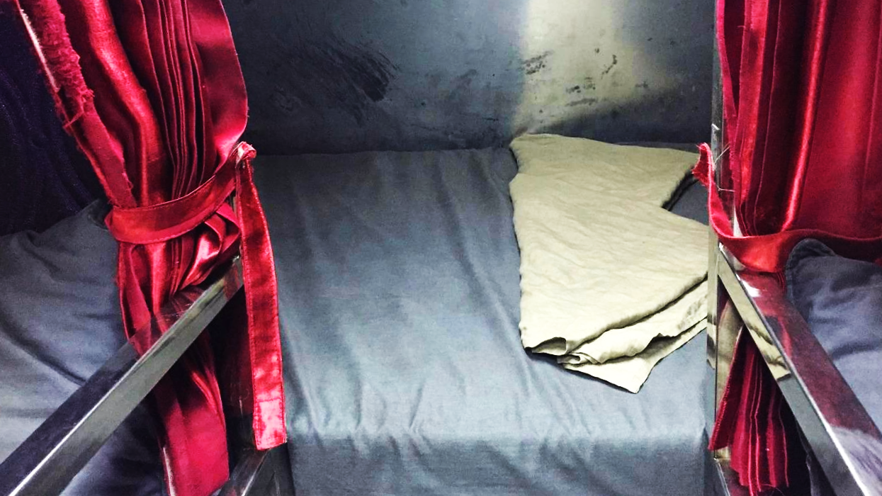 20150704_pnompenh_night bus_04.png