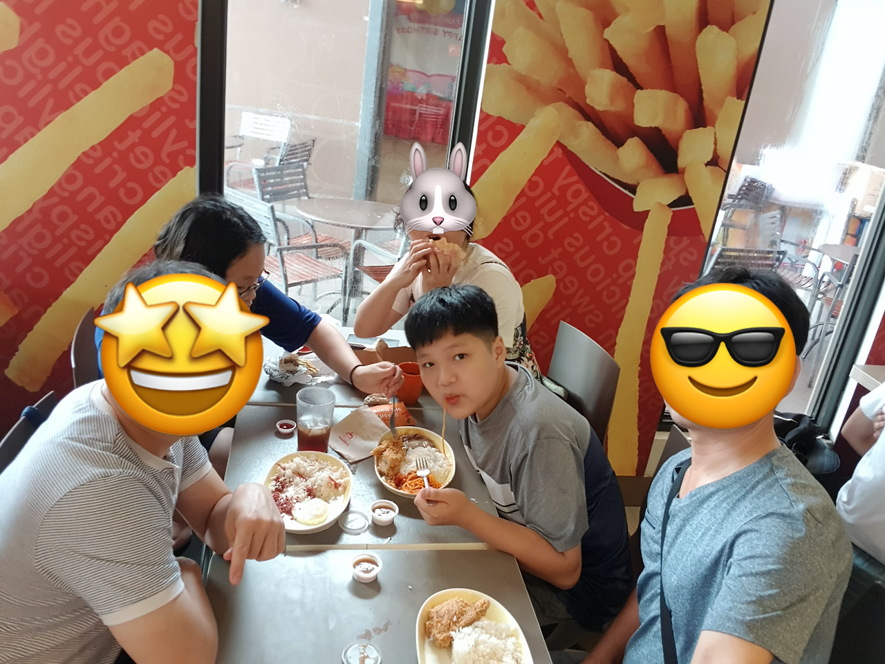 졸리비에서 아침식사.png