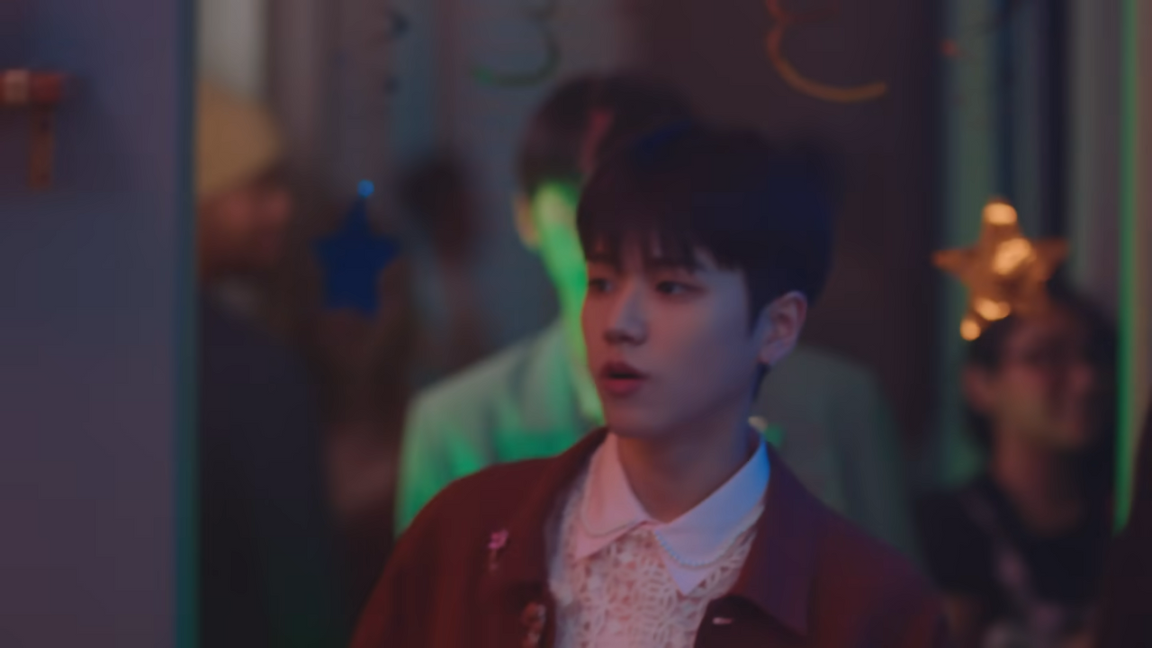 BOYNEXTDOOR (보이넥스트도어) '돌아버리겠다' Official MV 1-45 screenshot (1).png