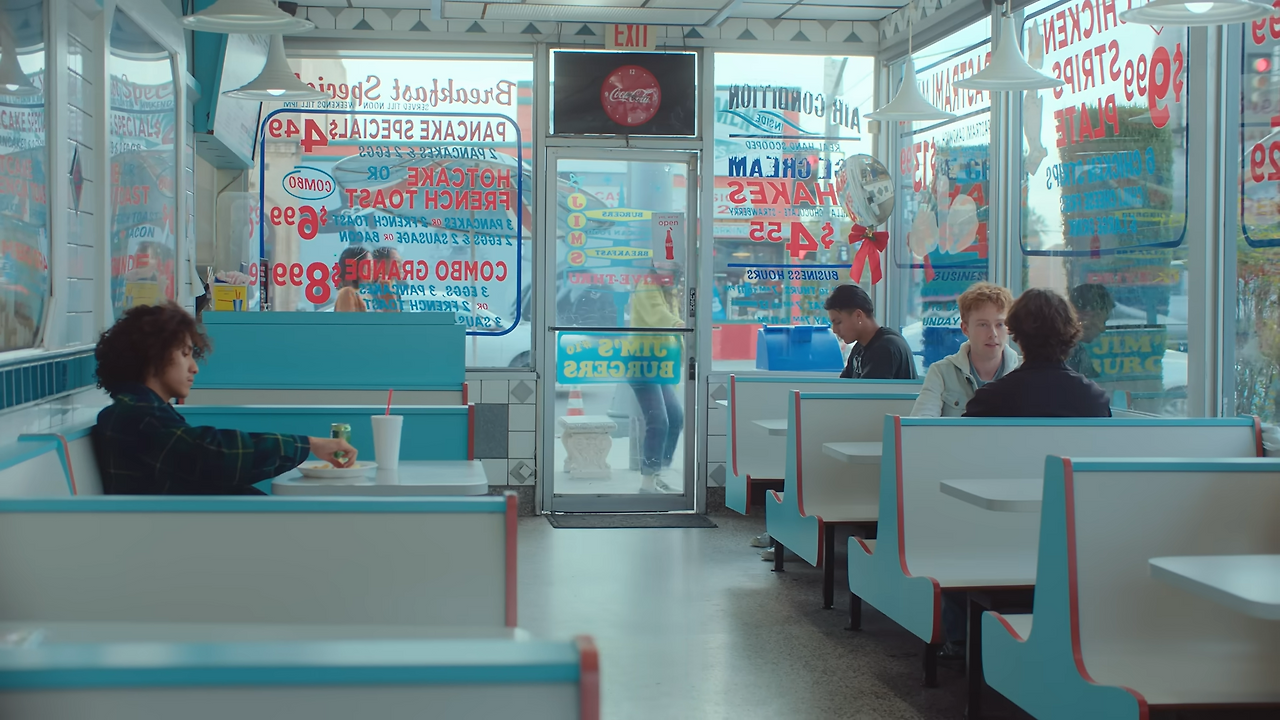 BOYNEXTDOOR (보이넥스트도어) '돌아버리겠다' Official MV 1-28 screenshot (2).png