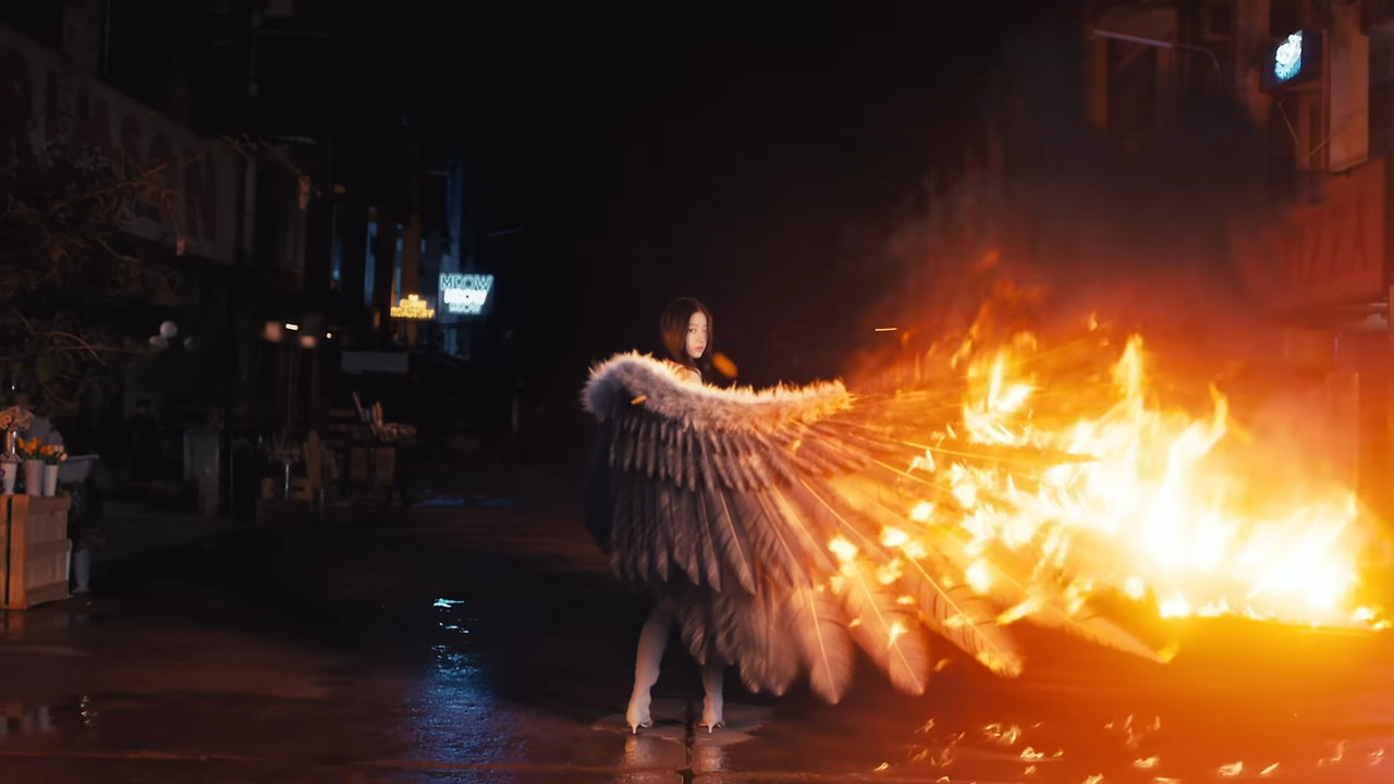 LE SSERAFIM (르세라핌) 'UNFORGIVEN (feat. Nile Rodgers)' OFFICIAL M_V 0-58 screenshot.png